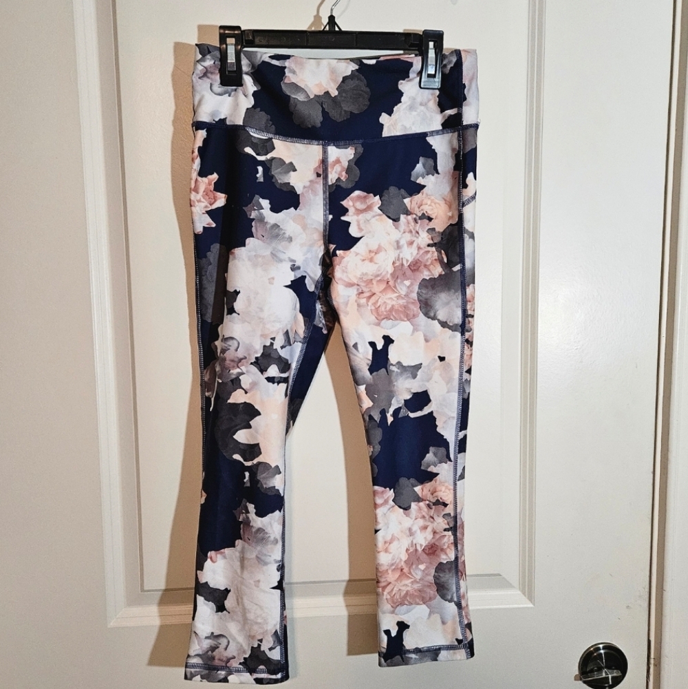 Marika Sport High-Rise Capri Leggings